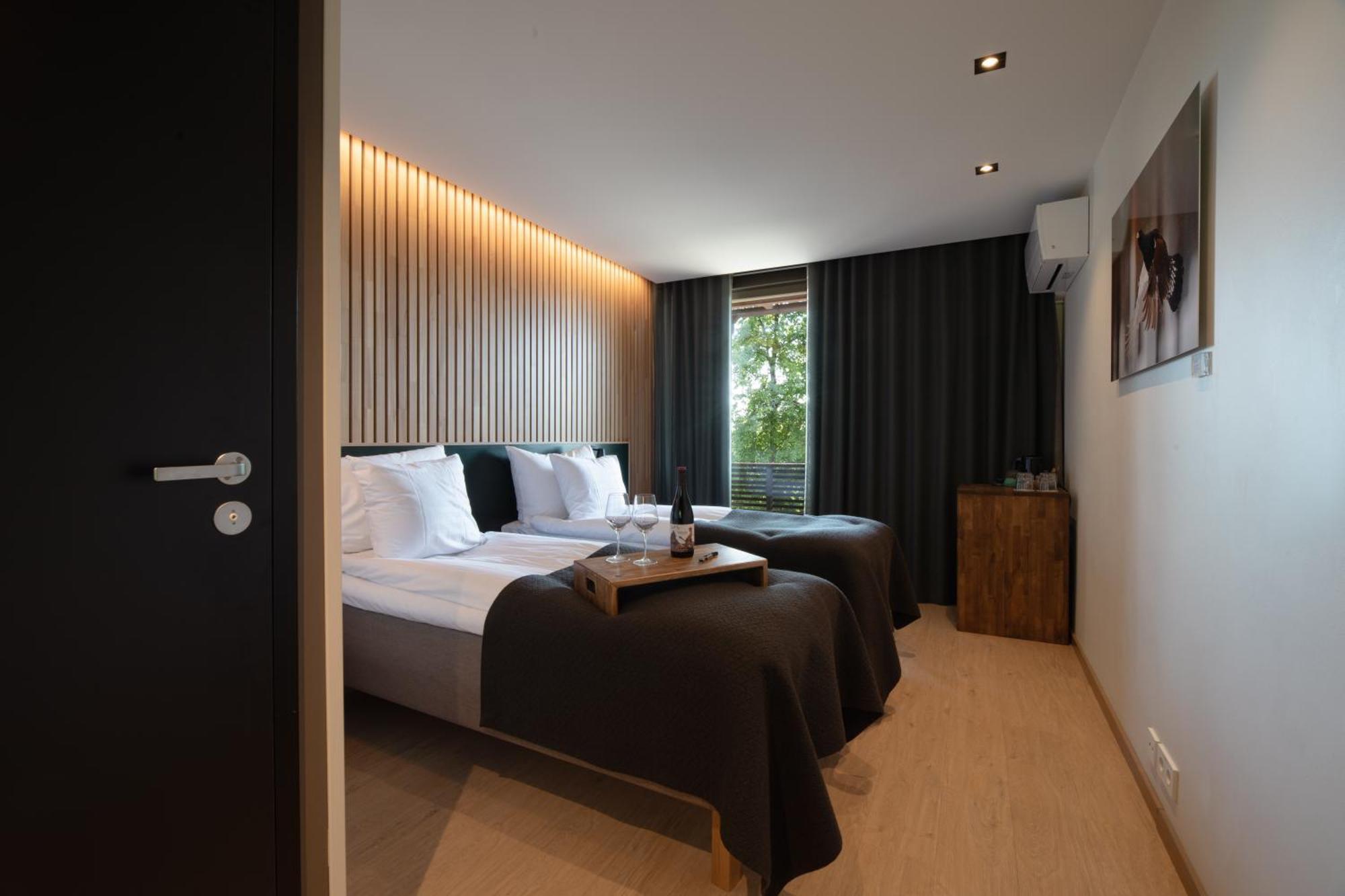Haltia Lake Lodge Nature Boutique Hotel & Glamping เอสโป ภายนอก รูปภาพ